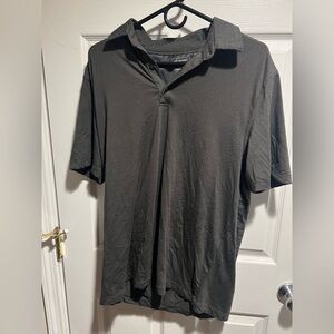 Men’s gray shirt sleeve shirt